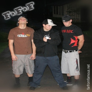 Dengarkan lagu Standing Manboy nyanyian Far From Famous dengan lirik