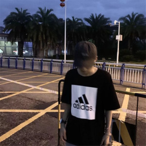 Listen to 爱就一个字 song with lyrics from 小阿哲