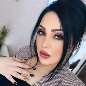 Listen to Deyerlisen song with lyrics from Aygün Mahmudova
