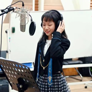 Listen to 少年模样 (完整版) song with lyrics from 李汶雯