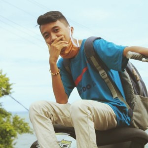 Listen to Jangan Ta Pici Dileher (Mantan) song with lyrics from Taufik Mahmud