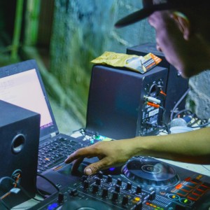 default playlist img