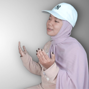 Dengarkan اسماءالحسنى lagu dari EMIL KAZAH dengan lirik