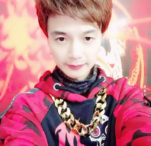 收听DJ妖妖的明明说好不哭 (伴奏)歌词歌曲