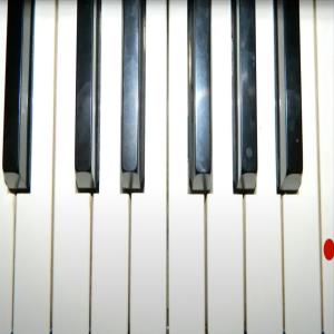 收聽the sound chalk makes的Hike (Explicit)歌詞歌曲
