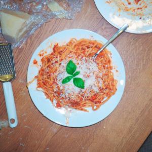 ดาวน์โหลดและฟังเพลง Fratellis (feat. toobrokeforfiji & CAN MIT ME$$R) (Explicit) พร้อมเนื้อเพลงจาก BoloBoys