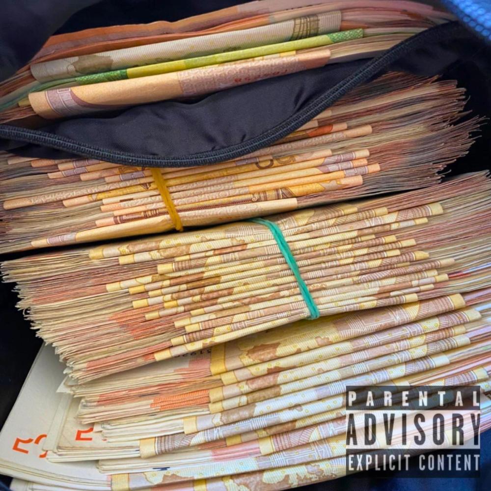 MOONBOOTS (feat. SKNNYBLACKJEANS, OLDPURP & BOY_SINJOCKEY) (Explicit)