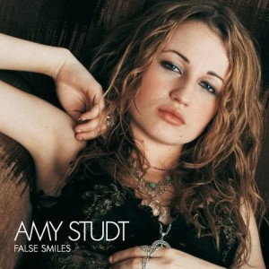 收聽Amy Studt的Misfit歌詞歌曲