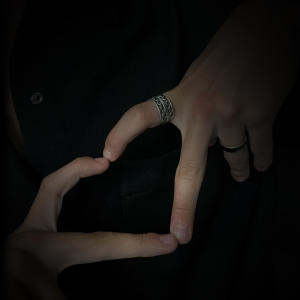 收聽GVTZ的Signos Vitales (Explicit)歌詞歌曲