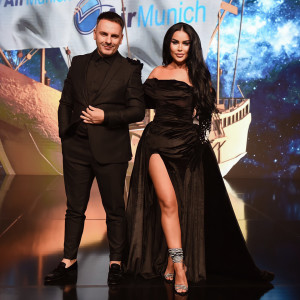 ดาวน์โหลดและฟังเพลง Na na พร้อมเนื้อเพลงจาก Beni Baksi