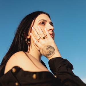 Dengarkan Kancingan Drop Ganas Remix lagu dari Noven Atulolon dengan lirik