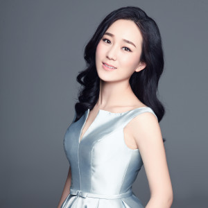 收听龙梅子的泪满天歌词歌曲