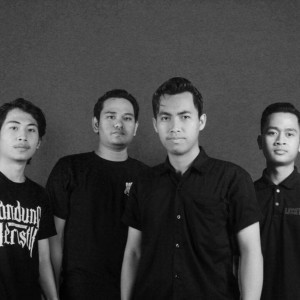 Listen to Galungan Lan Kuningan song with lyrics from Mawasta