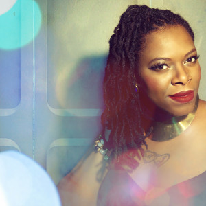 Dengarkan Concussion (Saukrates Remix) [feat. Cadence Weapon] lagu dari Lady Mary James dengan lirik