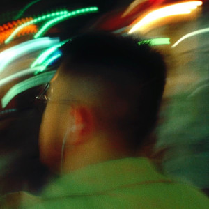 Dengarkan lagu For No Reason nyanyian YAØ dengan lirik