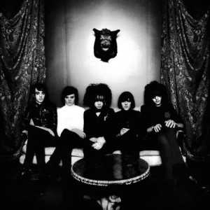 ดาวน์โหลดและฟังเพลง Count In Fives พร้อมเนื้อเพลงจาก The Horrors