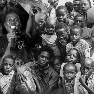 ดาวน์โหลดและฟังเพลง Mano Chaba Acorda (Homenagem) พร้อมเนื้อเพลงจาก Anselmiro King