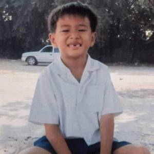 Listen to แค่เพียงหวัง song with lyrics from ZacoollBUN