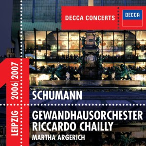收聽Martha Argerich & Alexandre Rabinovitch的2. Intermezzo (Andantino grazioso) (Live In Leipzig / 2006)歌詞歌曲