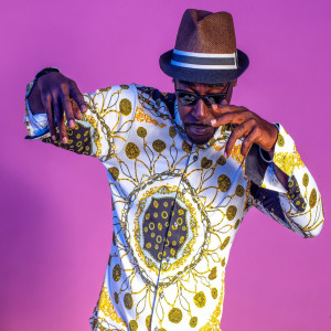 Listen to La Ruleta Rusa song with lyrics from El Mola