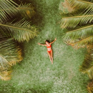 收聽Jordan Harris的Floating Around歌詞歌曲