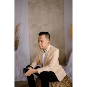 Dengarkan Aku Yang Salah lagu dari Rio Rifaldi dengan lirik