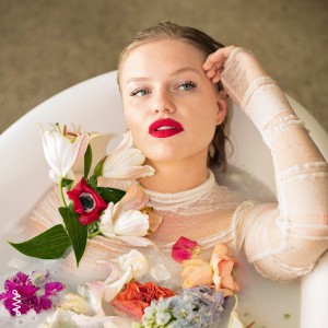 ดาวน์โหลดและฟังเพลง Fooling Around พร้อมเนื้อเพลงจาก Marie Mørck Quartet