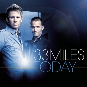 ดาวน์โหลดและฟังเพลง Hold Me Up พร้อมเนื้อเพลงจาก 33Miles