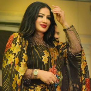 Listen to الحب song with lyrics from Doaa Rashwan
