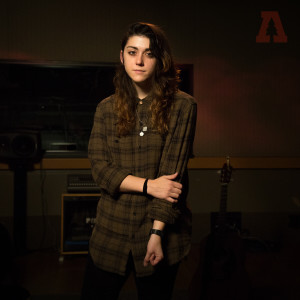 ดาวน์โหลดและฟังเพลง I'll Never Be the Man for You (Audiotree Live Version) พร้อมเนื้อเพลงจาก Hemming