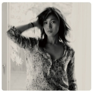 ดาวน์โหลดและฟังเพลง Mountain High พร้อมเนื้อเพลงจาก BONNIE PINK