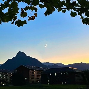 Listen to 天气未报 (cover: 余佳运) (完整版) song with lyrics from 李佳龙Jog