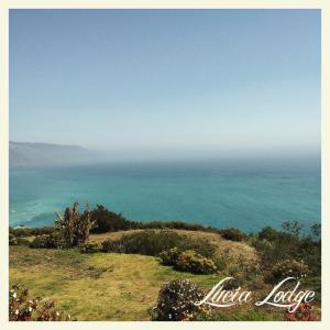 ดาวน์โหลดและฟังเพลง Lucia พร้อมเนื้อเพลงจาก Duke WestLake