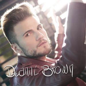 ดาวน์โหลดและฟังเพลง Titanium พร้อมเนื้อเพลงจาก Dianni Brown