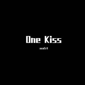 收听xxxCr3的Empty Love歌词歌曲