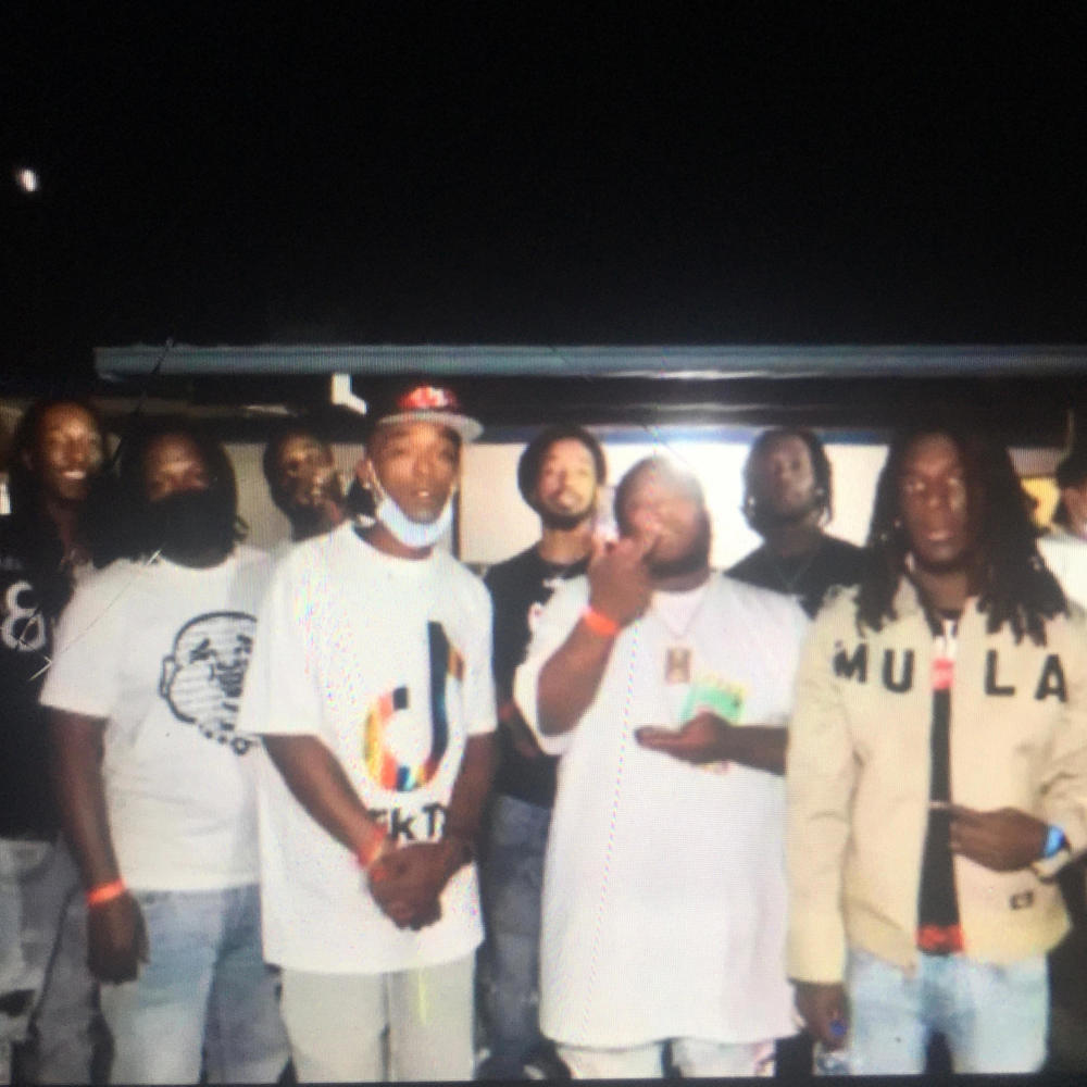 Know The Kid (feat. Raymackin , & Young Betho) (Explicit)