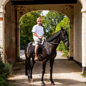 收聽Mom Tudie的Don't Hate Me歌詞歌曲