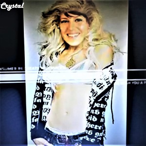 ดาวน์โหลดและฟังเพลง Susy Cadillac พร้อมเนื้อเพลงจาก Crystal