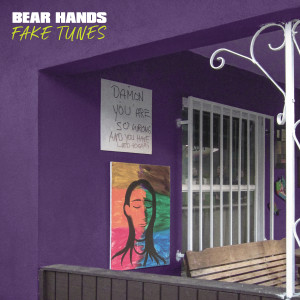 ดาวน์โหลดและฟังเพลง Blue Lips (feat. Ursula Rose) (Explicit) พร้อมเนื้อเพลงจาก Bear Hands