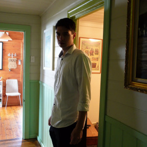 Dengarkan lagu 14 Boyfriends nyanyian MDfashionco dengan lirik