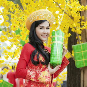 ดาวน์โหลดและฟังเพลง Ngày Đá Đơm Bông พร้อมเนื้อเพลงจาก Lê Như