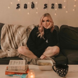 ดาวน์โหลดและฟังเพลง Easy Way Out (Explicit) พร้อมเนื้อเพลงจาก Sydney The Singer