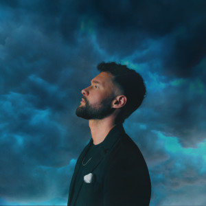 ดาวน์โหลดและฟังเพลง Lighthouse พร้อมเนื้อเพลงจาก Calum Scott