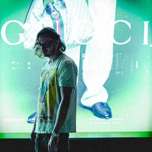 ดาวน์โหลดและฟังเพลง GUCCISLIDES (Explicit) พร้อมเนื้อเพลงจาก Freshman Jeff