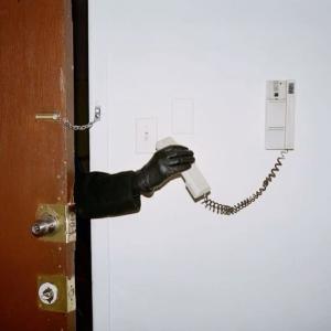 收聽holdmetillicry的away (feat. kaysnoto)歌詞歌曲