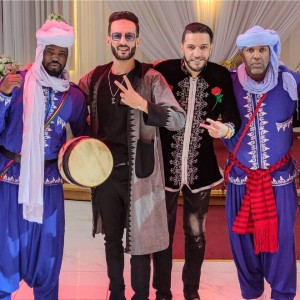 Dengarkan lagu Sana Sa3ida nyanyian DJ Moulay dengan lirik