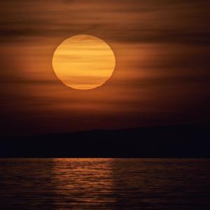 ดาวน์โหลดและฟังเพลง Illuminate พร้อมเนื้อเพลงจาก Relaxing Music