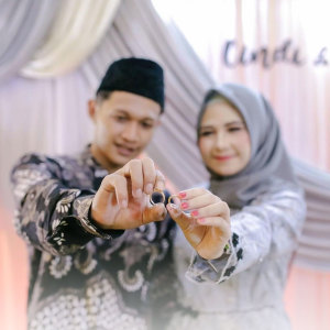 Dengarkan lagu Melamar Kamu nyanyian Didik Budi dengan lirik