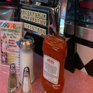 收聽taifeng的los cosas siguen (feat. salinas)歌詞歌曲