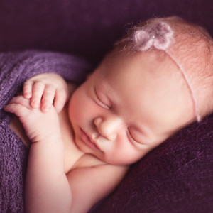 Dengarkan Malam Yang Sunyi lagu dari Tidur Bayi Musik dengan lirik